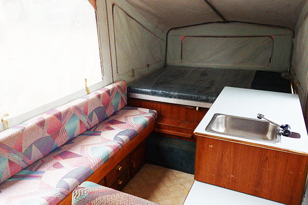 POP-UP COACHMEN Caravan Interior