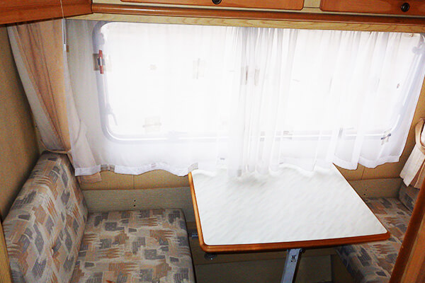 HOME-CAR Caravan: additional dining and sleeping area