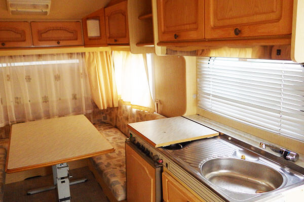 HOME-CAR Caravan: kitchenette