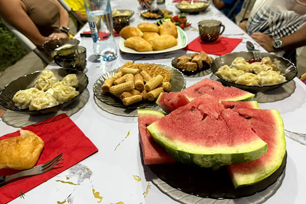 Caravansarai Campsite: Food