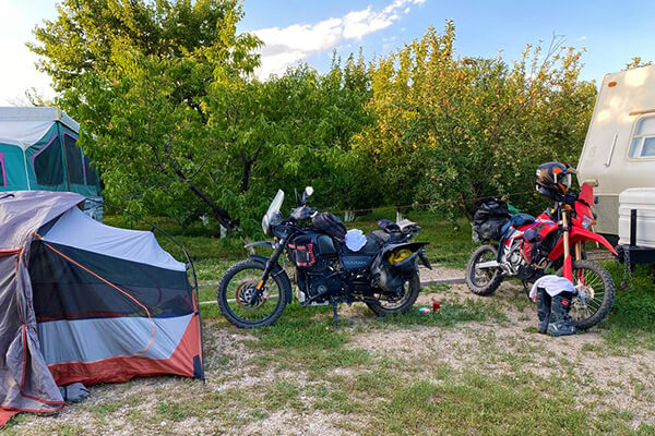 Altyn-Emel: Camping